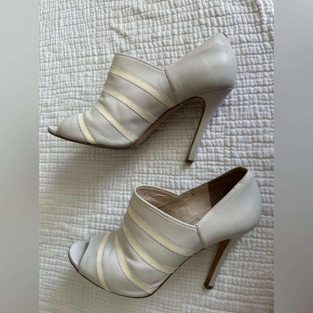 Camilla Skovgaard London leather Cream Peep-Toe Stilettos - Picture 13 of 16